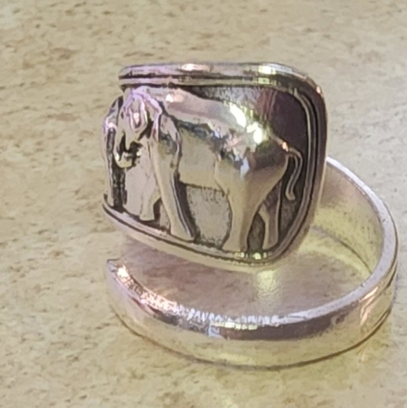 Silver elephant adjustable spoon ring - Picture 5 of 7